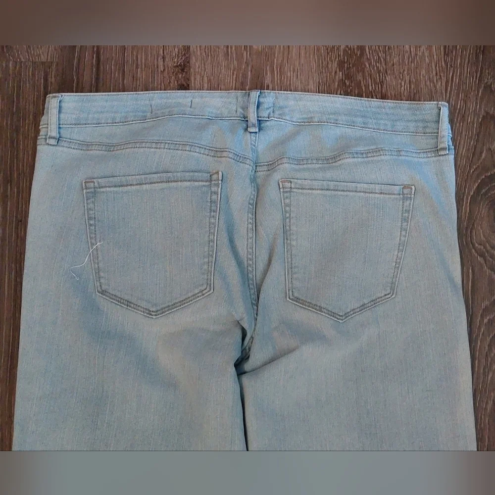 Frayed Raw Hem Light Wash High Rise Straight Denim Jeans Size 16 Flat Front Chic - Picture 8 of 10